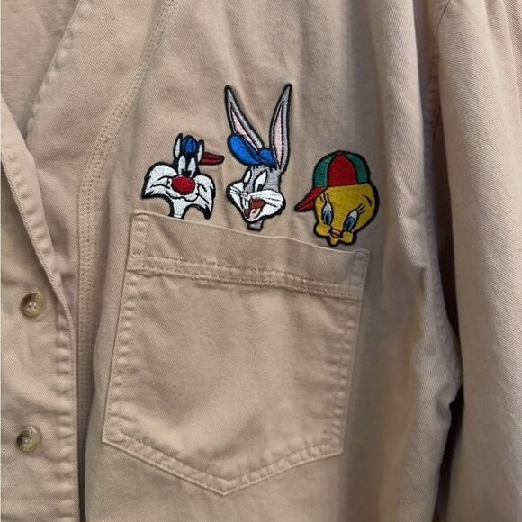 Vintage 90’s CMG Looney Tunes Size Medium Unisex Embroidered Button Up Top - Picture 6 of 13